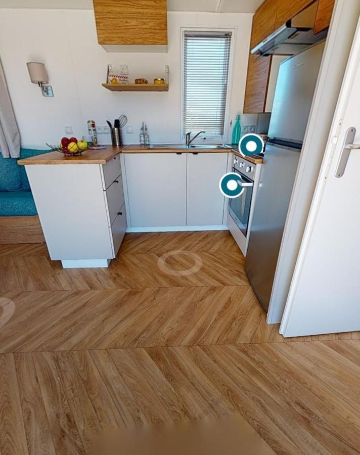 Bj Chalets - De Rug 3 - Vakantiepark Lauwersoog - Luxe Chalet Met Vaatwasser En Inloopkast! Vroege Incheck! Met Airco! Exterior foto