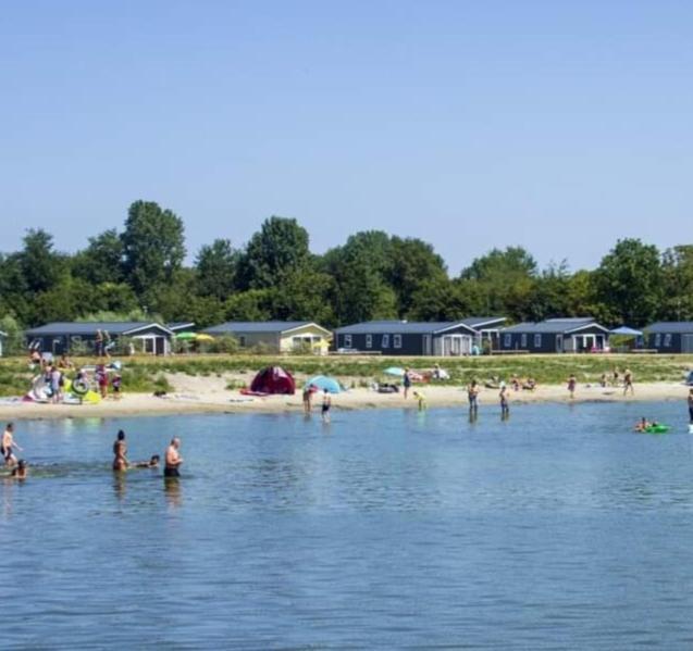 Bj Chalets - De Rug 3 - Vakantiepark Lauwersoog - Luxe Chalet Met Vaatwasser En Inloopkast! Vroege Incheck! Met Airco! Exterior foto